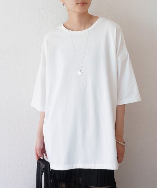 LOUNGEDRESS(ラウンジドレス)の「《着回し/秋まで着られる》オーバーサイズT(Tシャツ/カットソー・レディース・オフホワイト/チャコールグレー/ホワイト系その他・FREE)」の1枚目の写真