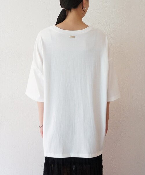 LOUNGEDRESS(ラウンジドレス)の「《着回し/秋まで着られる》オーバーサイズT(Tシャツ/カットソー・レディース・オフホワイト/チャコールグレー/ホワイト系その他・FREE)」の5枚目の写真