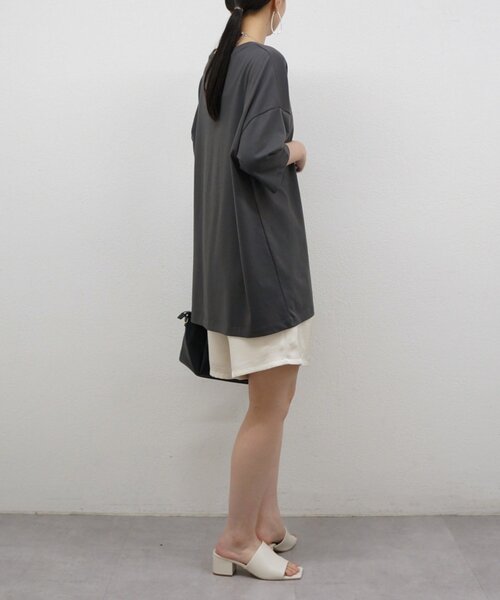 LOUNGEDRESS(ラウンジドレス)の「《着回し/秋まで着られる》オーバーサイズT(Tシャツ/カットソー・レディース・オフホワイト/チャコールグレー/ホワイト系その他・FREE)」の11枚目の写真