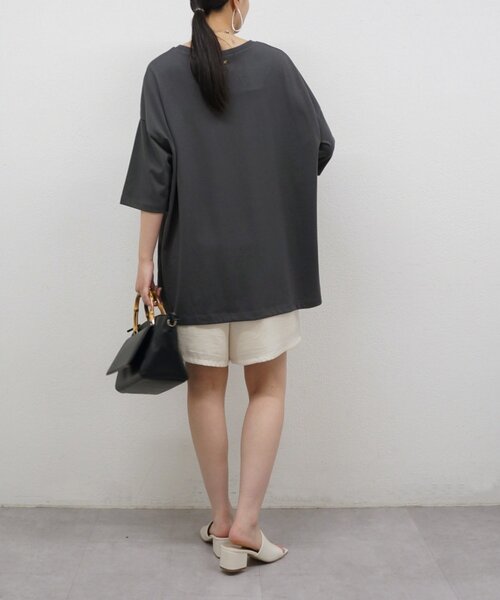 LOUNGEDRESS(ラウンジドレス)の「《着回し/秋まで着られる》オーバーサイズT(Tシャツ/カットソー・レディース・オフホワイト/チャコールグレー/ホワイト系その他・FREE)」の12枚目の写真