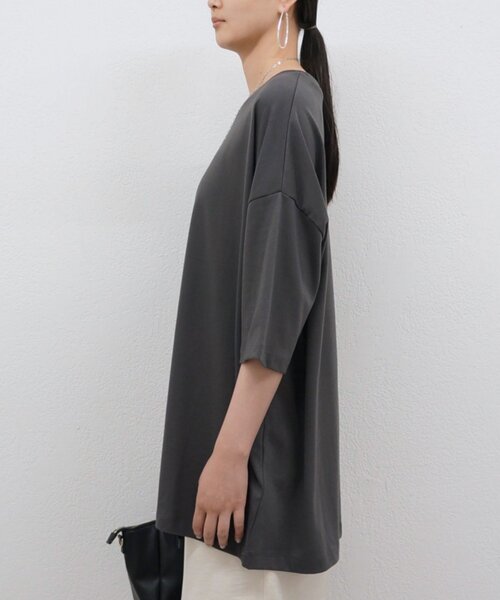 LOUNGEDRESS(ラウンジドレス)の「《着回し/秋まで着られる》オーバーサイズT(Tシャツ/カットソー・レディース・オフホワイト/チャコールグレー/ホワイト系その他・FREE)」の18枚目の写真