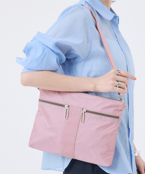 LeSportsac(レスポートサック)の「POUCH CROSSBODY ソフトモーブC(ショルダーバッグ・レディース・ピンク・FREE)」の2枚目の写真