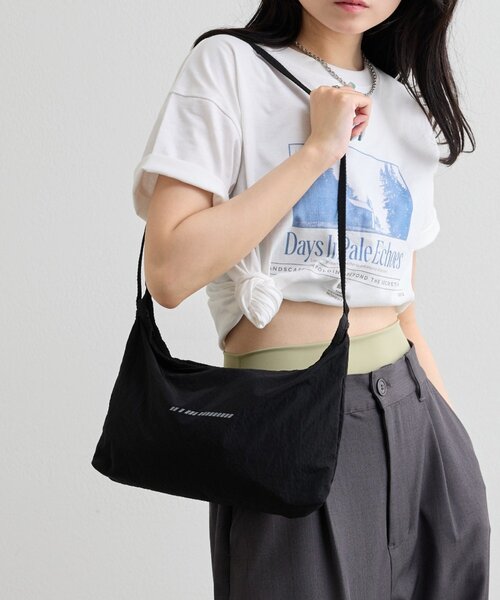 COLONY 2139(コロニートゥーワンスリーナイン)の「【UNISEX】撥水ポケッタブルリフレクターリップショルダー(ショルダーバッグ・メンズ・ブラック/グレー/ホワイト・FREE)」の2枚目の写真