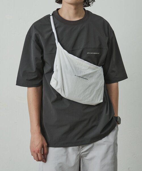 COLONY 2139(コロニートゥーワンスリーナイン)の「【UNISEX】撥水ポケッタブルリフレクターリップショルダー(ショルダーバッグ・メンズ・ブラック/グレー/ホワイト・FREE)」の7枚目の写真