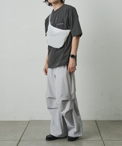 COLONY 2139(コロニートゥーワンスリーナイン)の「【UNISEX】撥水ポケッタブルリフレクターリップショルダー(ショルダーバッグ・メンズ・ブラック/グレー/ホワイト・FREE)」の10枚目の写真