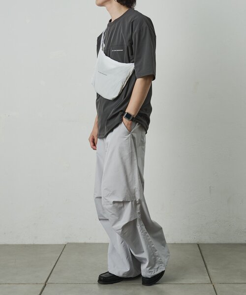 COLONY 2139(コロニートゥーワンスリーナイン)の「【UNISEX】撥水ポケッタブルリフレクターリップショルダー(ショルダーバッグ・メンズ・ブラック/グレー/ホワイト・FREE)」の11枚目の写真