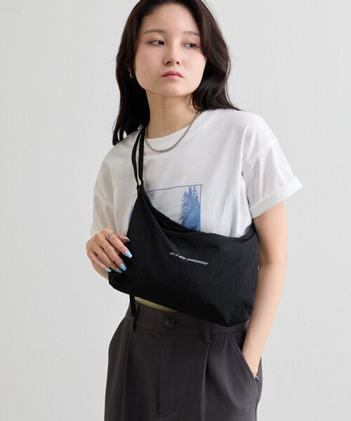 COLONY 2139(コロニートゥーワンスリーナイン)の「【UNISEX】撥水ポケッタブルリフレクターリップショルダー(ショルダーバッグ・メンズ・ブラック/グレー/ホワイト・FREE)」の15枚目の写真