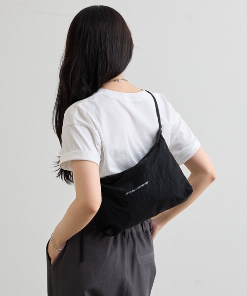 COLONY 2139(コロニートゥーワンスリーナイン)の「【UNISEX】撥水ポケッタブルリフレクターリップショルダー(ショルダーバッグ・メンズ・ブラック/グレー/ホワイト・FREE)」の16枚目の写真