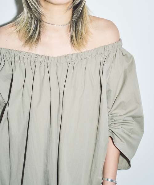CITYSHOP（シティーショップ）の「GATHER SLEEVE DRESS：ワンピース（ワンピース・レディース・ベージュ/ブラック・36/38）」の4枚目の写真