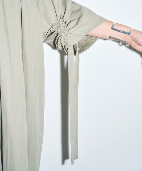 CITYSHOP（シティーショップ）の「GATHER SLEEVE DRESS：ワンピース（ワンピース・レディース・ベージュ/ブラック・36/38）」の6枚目の写真