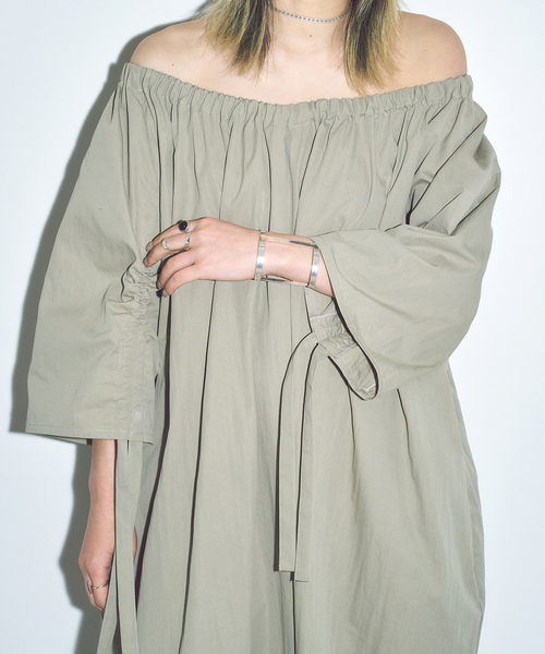 CITYSHOP（シティーショップ）の「GATHER SLEEVE DRESS：ワンピース（ワンピース・レディース・ベージュ/ブラック・36/38）」の7枚目の写真