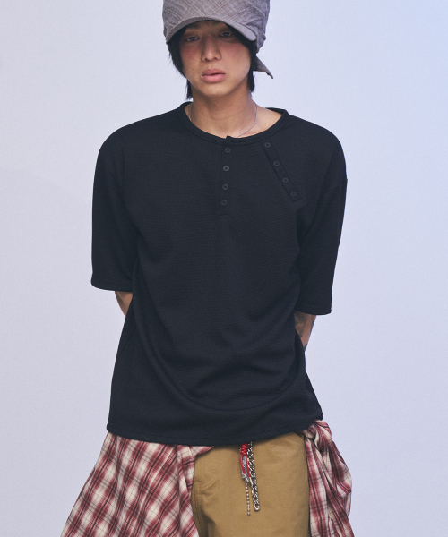 SOMEPLACE MAN(サムプレイス・マン)の「ワッフルサイドスナップポイントベーシックラウンドネック半袖Tシャツ_3COLOR(Tシャツ/カットソー・メンズ・ネイビー/アイボリー/ブラック・FREE)」の8枚目の写真