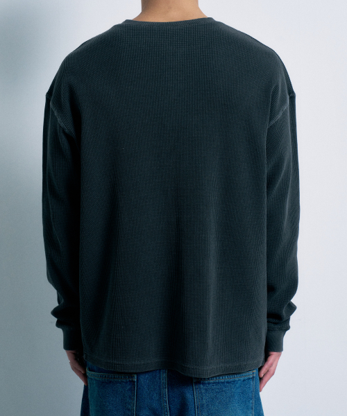 FERNOV(ペルノブ)の「ウォッシュドワッフルヘンリーネックチャコール(Tシャツ/カットソー・メンズ・その他・2/1/3)」の4枚目の写真