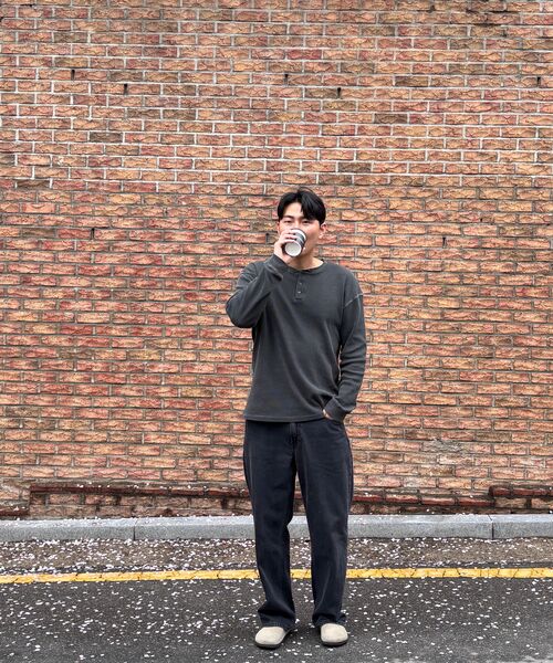 FERNOV(ペルノブ)の「ウォッシュドワッフルヘンリーネックチャコール(Tシャツ/カットソー・メンズ・その他・2/1/3)」の12枚目の写真