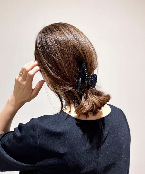 NOLLEY’S(ノーリーズ)の「NOLLEYSスタッズクリップL(バレッタ/ヘアクリップ・レディース・ベージュ系その他/チャコールグレー・FREE)」の5枚目の写真