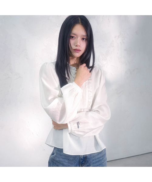 Vivacious(ビバシャス)の「リアンフリルピンタックブラウス_2カラー(シャツ/ブラウス・レディース・ホワイト/ブラック・SMALL/MEDIUM)」の2枚目の写真