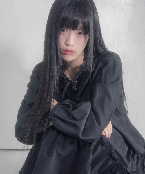 Vivacious(ビバシャス)の「リアンフリルピンタックブラウス_2カラー(シャツ/ブラウス・レディース・ホワイト/ブラック・SMALL/MEDIUM)」の5枚目の写真