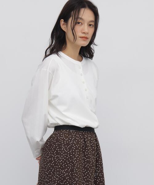 human woman(ヒューマンウーマン)の「◆トリコットカットソー釦ブラウス(Tシャツ/カットソー・レディース・ホワイト/オレンジ系その他/ベージュ系その他3・MEDIUM)」の2枚目の写真