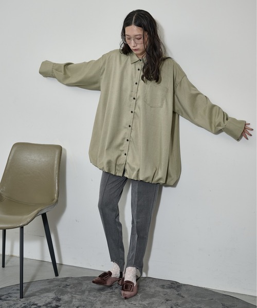 THE YOn(ザヨン)の「バルーンヘムミニシャツワンピース(シャツワンピース・レディース・チャコールグレー/ナチュラル/セージグリーン・FREE)」の3枚目の写真