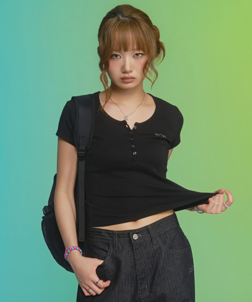 ASON(アズオン)の「EVER BUTTON TEE / BLACK(Tシャツ/カットソー・レディース・その他・FREE)」の10枚目の写真