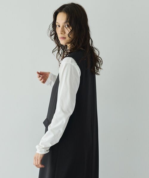 GARAGE OF GOOD CLOTHING(ガレージオブグッドクロージング)の「ムジ深Vネックタックジャンパースカート(ジャンパースカート・レディース・ブラック・36/38)」の10枚目の写真