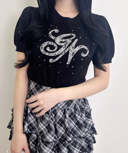 INGNI(イング)の「装飾イニシャルロゴニット(ニット/セーター・レディース・ブラック×ホワイト/ホワイト×ピンク/ピンク系2・M)」の1枚目の写真