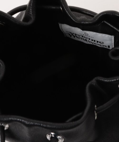 Vivienne Westwood(ヴィヴィアンウエストウッド)の「STACEY BUCKET BAG(ハンドバッグ・レディース・ブラック・FREE)」の4枚目の写真