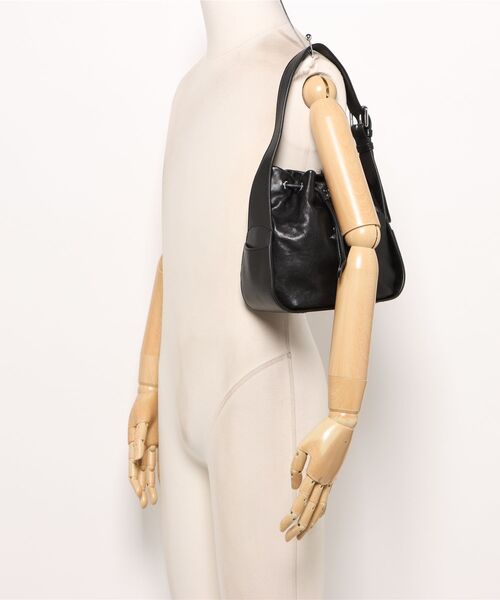 Vivienne Westwood(ヴィヴィアンウエストウッド)の「STACEY BUCKET BAG(ハンドバッグ・レディース・ブラック・FREE)」の5枚目の写真