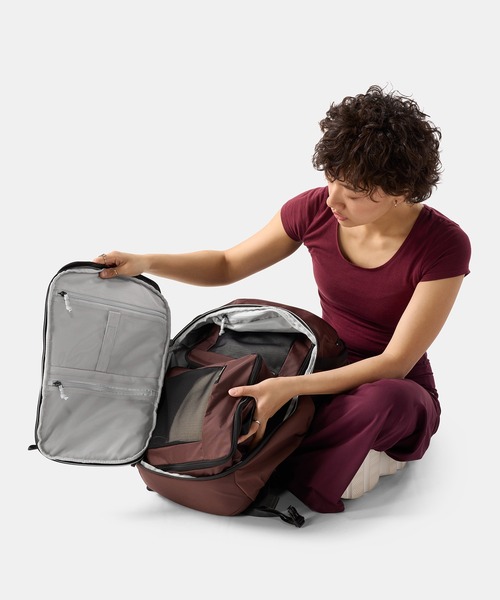 Matador(マタドール)の「Matador/マタドール 24L Adventure Pack/24L アドベンチャーパック(バックパック/リュック・メンズ・ワインレッド/ブラック/ダークグリーン・FREE)」の6枚目の写真