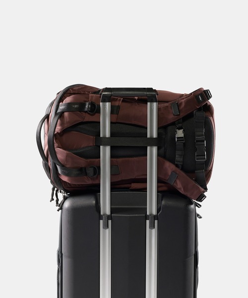 Matador(マタドール)の「Matador/マタドール 24L Adventure Pack/24L アドベンチャーパック(バックパック/リュック・メンズ・ワインレッド/ブラック/ダークグリーン・FREE)」の7枚目の写真