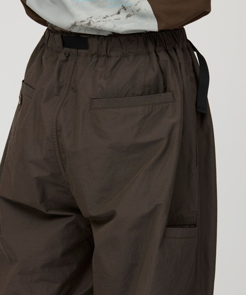 Snow Peak(スノーピーク)の「Snow Peak / Wool Nylon Taffeta Trousers ウールナイロンタフタ トラウザーズ(その他パンツ・メンズ・ブラック/ダークブラウン・L/XL/S/M)」の11枚目の写真