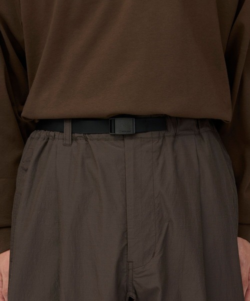 Snow Peak(スノーピーク)の「Snow Peak / Wool Nylon Taffeta Trousers ウールナイロンタフタ トラウザーズ(その他パンツ・メンズ・ブラック/ダークブラウン・L/XL/S/M)」の9枚目の写真