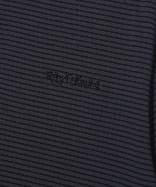 RAYFIKERS(レイフィカース)の「ストライプスモール刺繍クロップショートスリーブ MQ2TU277_CHARCOAL(Tシャツ/カットソー・メンズ・その他・100/95)」の4枚目の写真