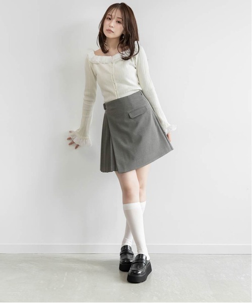 RANDA(ランダ)の「サイドプリーツミニスカート(スカート・レディース・ブラウン/グレー・0/1)」の3枚目の写真