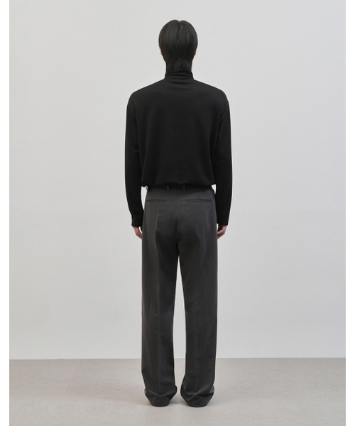 WORK ON BODY OFF（ワークオンボディオフ）の「レスティッド セミオーバーフィット タートルネックニット [ブラック]（ニット/セーター・メンズ・ブラック・SMALL/MEDIUM/LARGE/X-LARGE）」の8枚目の写真