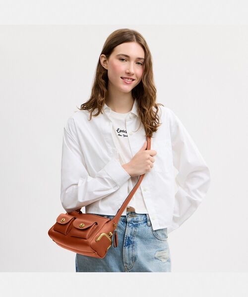 COACH（コーチ）の「ターンロック ハバーサック バッグ 27（ショルダーバッグ・レディース・ブラウン系その他・ONE）」の11枚目の写真