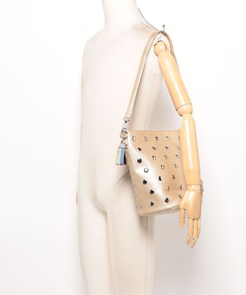 cheek(BAG)(チーク)の「heart catch shoulder(ショルダーバッグ・レディース・ゴールド/ブラック/シルバー・FREE)」の8枚目の写真