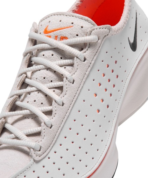 NIKE(ナイキ)の「ナイキ エア スーパーフライ ウィメンズシューズ / Nike Air Superfly Women's Shoes HQ7955-101 Sail(スニーカー・レディース・クリーム・25/24.5/24/23.5/23/26/25.5/22.5/22)」の4枚目の写真