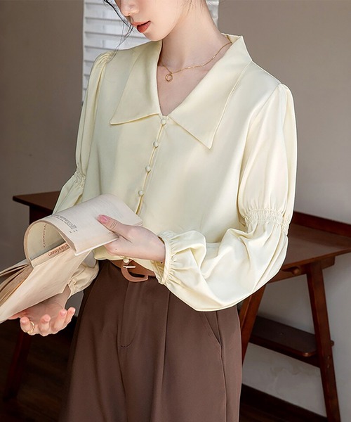 Doux Belle(ドゥーベル)の「ビッグカラーシャーリングスリーブ長袖ブラウス(シャツ/ブラウス・レディース・ベージュ・X-LARGE/LARGE/MEDIUM)」の5枚目の写真
