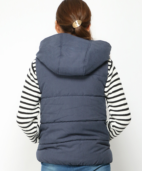 VENCEEXCHANGE（ヴァンスエクスチェンジ）の「Eピーチ中綿ベスト（ブルゾン・レディース・ネイビー/ブラック・LARGE/MEDIUM）」の5枚目の写真