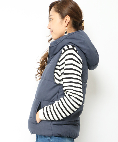 VENCEEXCHANGE（ヴァンスエクスチェンジ）の「Eピーチ中綿ベスト（ブルゾン・レディース・ネイビー/ブラック・LARGE/MEDIUM）」の6枚目の写真