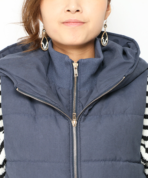 VENCEEXCHANGE（ヴァンスエクスチェンジ）の「Eピーチ中綿ベスト（ブルゾン・レディース・ネイビー/ブラック・LARGE/MEDIUM）」の7枚目の写真