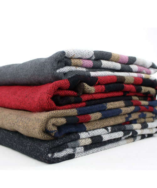 reca（レカ）の「オルテガ柄リバーシブルストール（ストール/ショール・レディース・レッド/ブラック/ネイビー/グレー・FREE）」の14枚目の写真