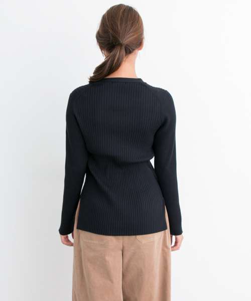 URBAN RESEARCH(アーバンリサーチ)の「UR リブVネックカーディガン(カーディガン/ボレロ・レディース・レッド/ネイビー/アイボリー・FREE)」の14枚目の写真