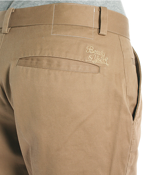 BEAUTY&YOUTH UNITED ARROWS（ビューティーアンドユースユナイテッドアローズ）の「BY CHINO EMBRO CROP（その他パンツ・メンズ・ベージュ/ネイビー/ブラック・MEDIUM/LARGE/X-LARGE/SMALL）」の6枚目の写真