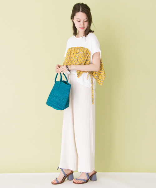 URBAN RESEARCH(アーバンリサーチ)の「フラワーフリルプルオーバー(Tシャツ/カットソー・レディース・オフホワイト/グレー・FREE)」の4枚目の写真