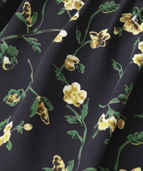 URBAN RESEARCH(アーバンリサーチ)の「フラワーフリルプルオーバー(Tシャツ/カットソー・レディース・オフホワイト/グレー・FREE)」の19枚目の写真