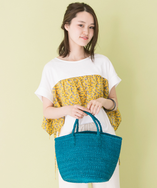 URBAN RESEARCH(アーバンリサーチ)の「フラワーフリルプルオーバー(Tシャツ/カットソー・レディース・オフホワイト/グレー・FREE)」の12枚目の写真