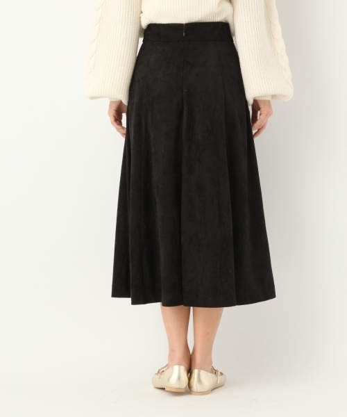 A part by（アパートバイ）の「Fスエードキリカエミディスカート　774361 （スカート・レディース・アイボリー/ブラック/グリーン/マスタード/オレンジ/ライトパープル/ダークブラウン/ネイビー/ブラウン・LARGE/MEDIUM）」の17枚目の写真