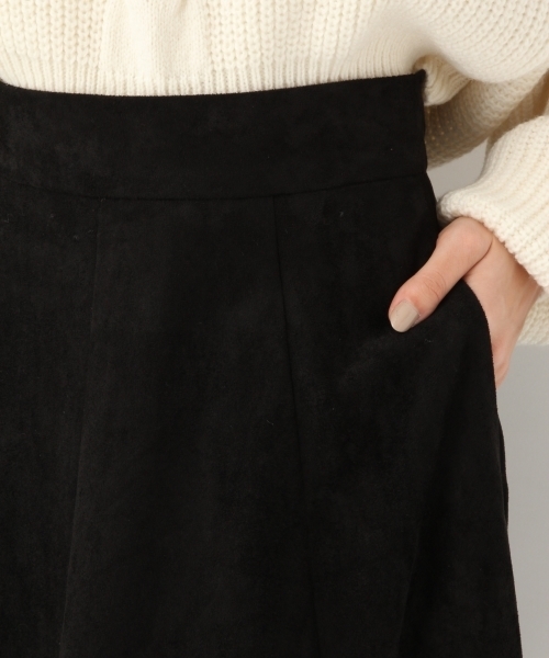A part by（アパートバイ）の「Fスエードキリカエミディスカート　774361 （スカート・レディース・アイボリー/ブラック/グリーン/マスタード/オレンジ/ライトパープル/ダークブラウン/ネイビー/ブラウン・LARGE/MEDIUM）」の18枚目の写真